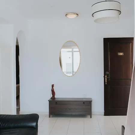 Sunny 2br With Pool Paphos