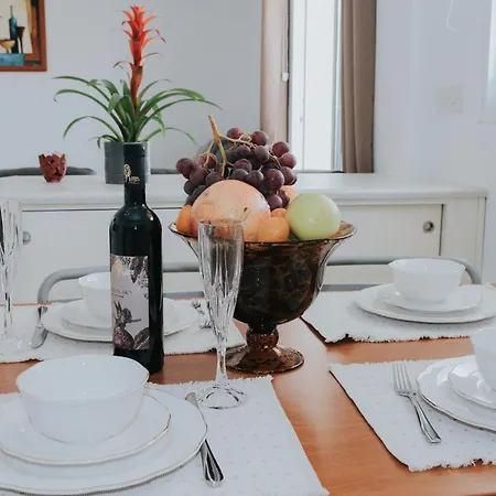 Apartmán Sunny 2br With Pool Paphos